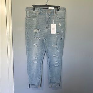 NWT women’s Lucky Brand Light wash distressed Bridgette high rise Skinny Jeans